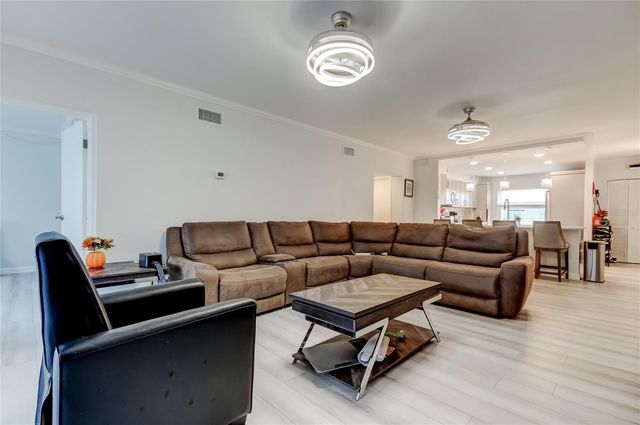 7321 CENTRAL AVENUE 301, St Petersburg, FL 33710