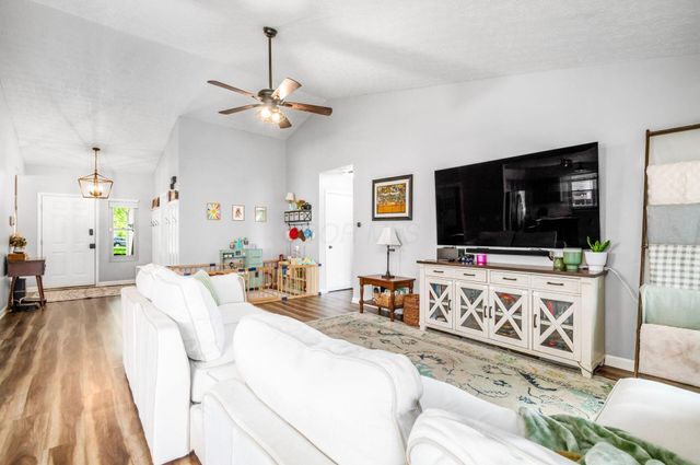 2125 Kingsglen Drive, Grove City, OH 43123