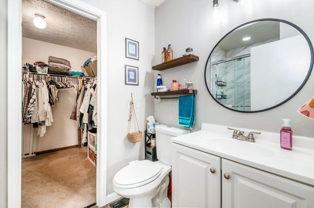 2125 Kingsglen Drive, Grove City, OH 43123