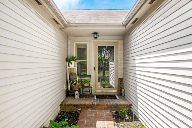 2125 Kingsglen Drive, Grove City, OH 43123