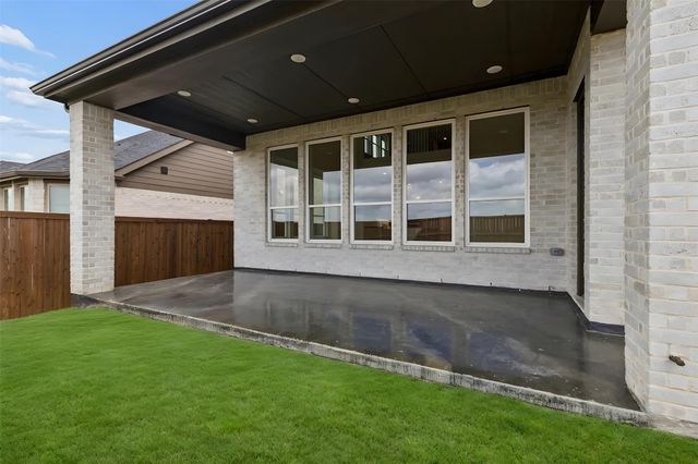 1729 Boxwood Row Drive, Aubrey, TX 76227