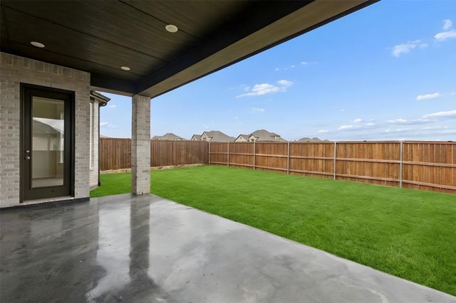 1729 Boxwood Row Drive, Aubrey, TX 76227