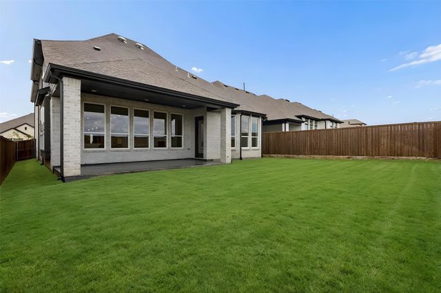 1729 Boxwood Row Drive, Aubrey, TX 76227