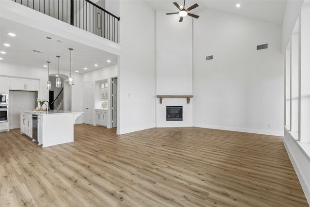 1729 Boxwood Row Drive, Aubrey, TX 76227