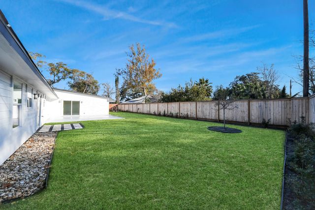 9261 Autauga Street, Houston, TX 77080