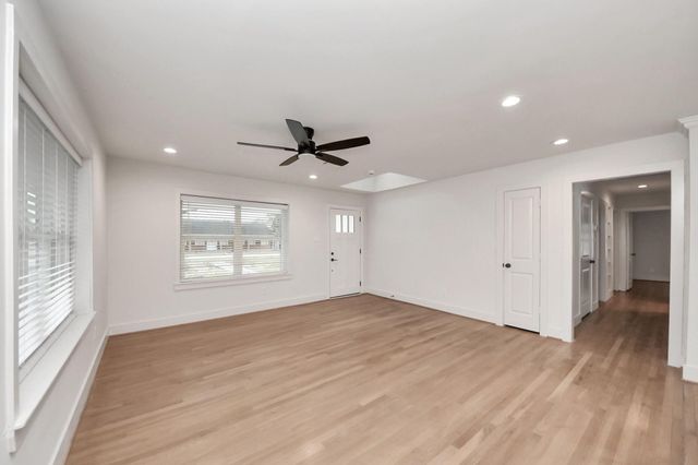 9261 Autauga Street, Houston, TX 77080