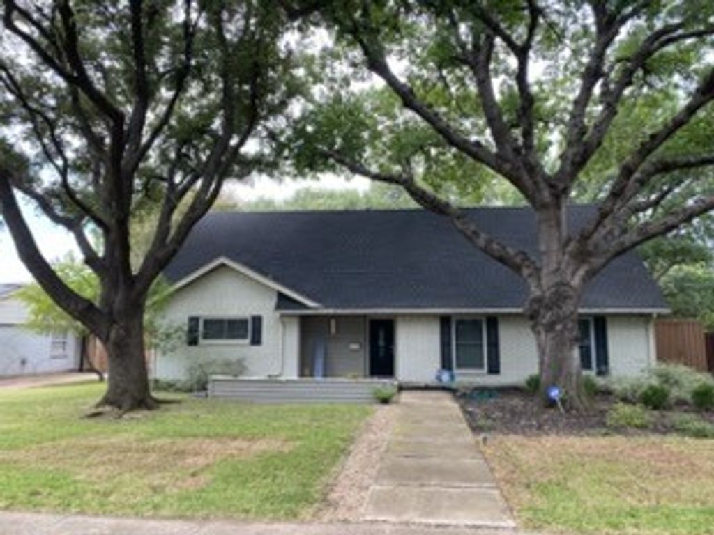 10829 Damon Lane, Dallas, TX 75229 — exterior