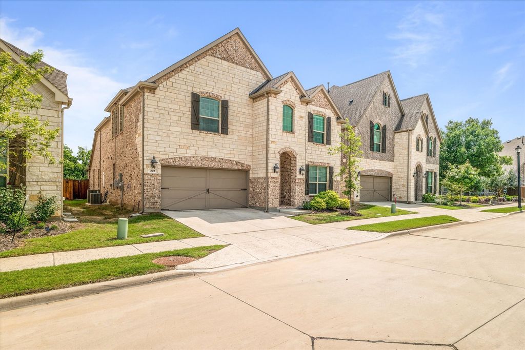 302 Dove Falls Drive, Argyle, TX 76226