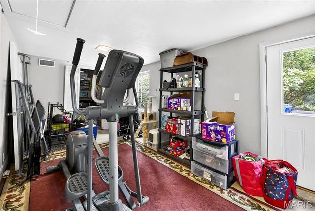 7584 Amherst Avenue, University City, MO 63130