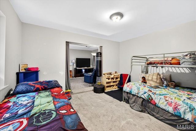 7584 Amherst Avenue, University City, MO 63130