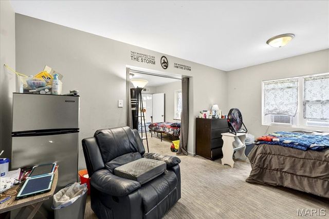 7584 Amherst Avenue, University City, MO 63130