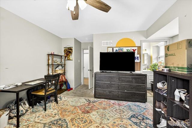 7584 Amherst Avenue, University City, MO 63130