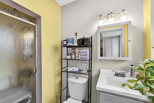 7584 Amherst Avenue, University City, MO 63130