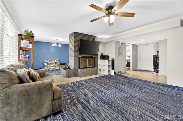 7584 Amherst Avenue, University City, MO 63130