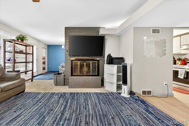 7584 Amherst Avenue, University City, MO 63130