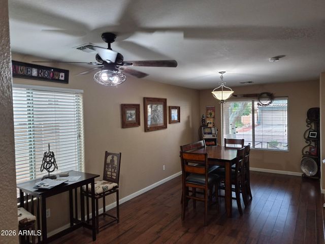 2411 W LUCIA Drive, Phoenix, AZ 85085