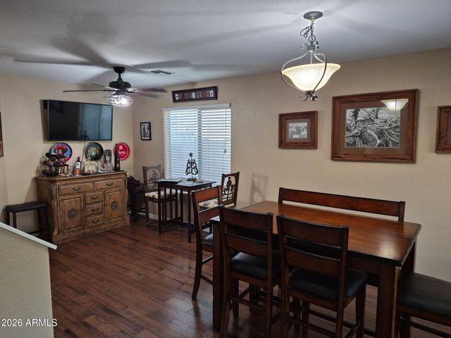 2411 W LUCIA Drive, Phoenix, AZ 85085