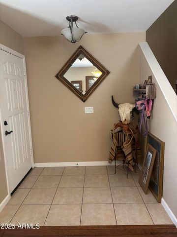 2411 W LUCIA Drive, Phoenix, AZ 85085