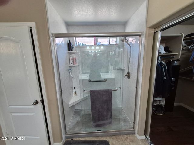 2411 W LUCIA Drive, Phoenix, AZ 85085