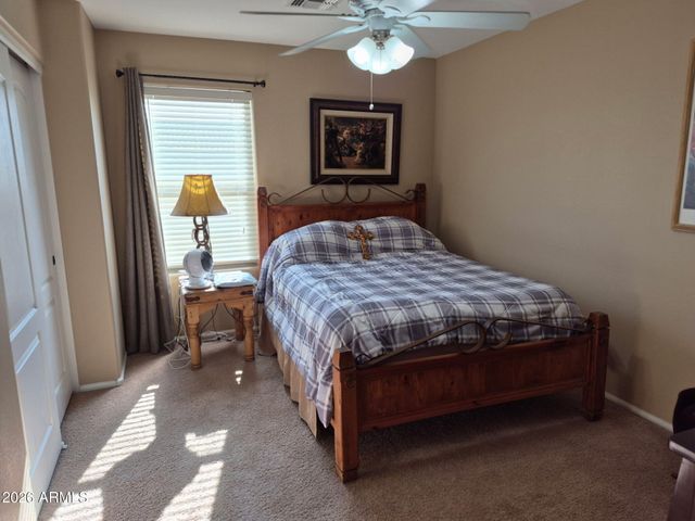 2411 W LUCIA Drive, Phoenix, AZ 85085