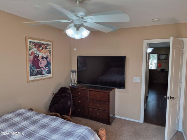 2411 W LUCIA Drive, Phoenix, AZ 85085