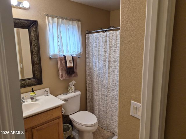 2411 W LUCIA Drive, Phoenix, AZ 85085