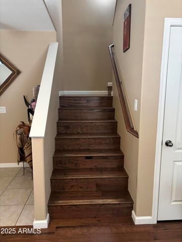 2411 W LUCIA Drive, Phoenix, AZ 85085