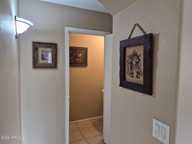 2411 W LUCIA Drive, Phoenix, AZ 85085