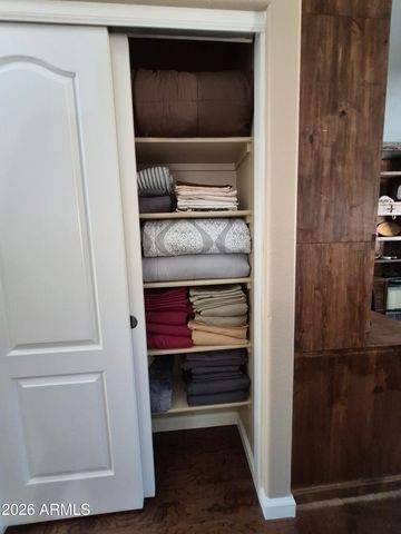 2411 W LUCIA Drive, Phoenix, AZ 85085