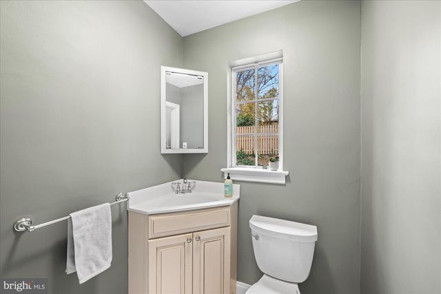 4820 LINNEAN AVE NW, Washington, DC 20008