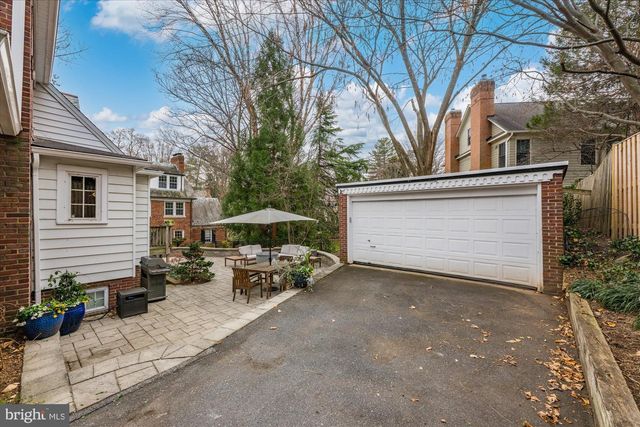 4820 LINNEAN AVE NW, Washington, DC 20008