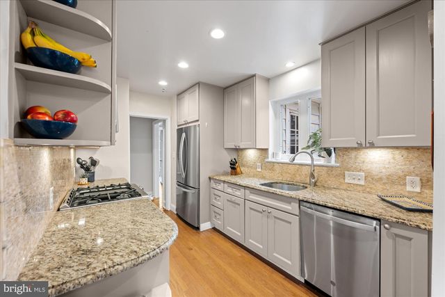 4820 LINNEAN AVE NW, Washington, DC 20008