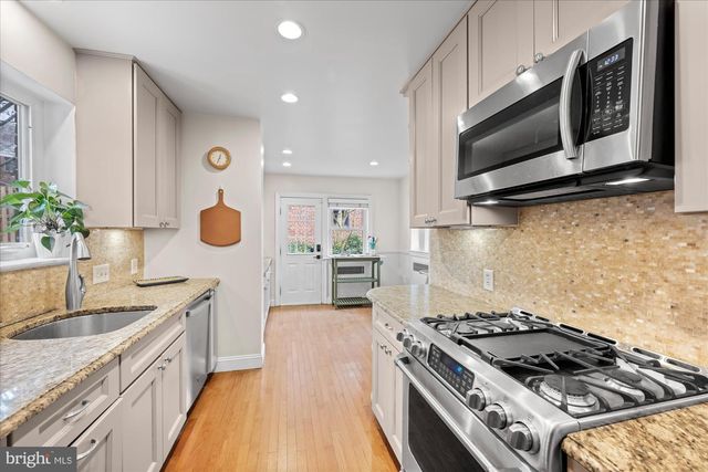 4820 LINNEAN AVE NW, Washington, DC 20008