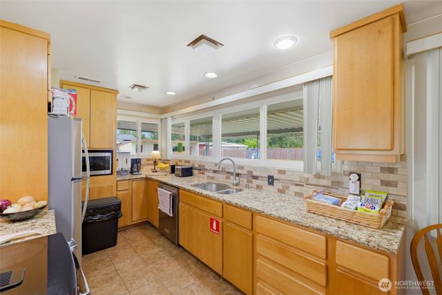 3707 128th Street E, Tacoma, WA 98446