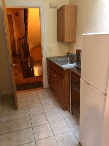 1686 Massachusetts Ave A, Cambridge, MA 02139