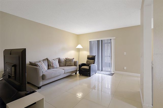 2408 BARLEY CLUB COURT 2, Orlando, FL 32837