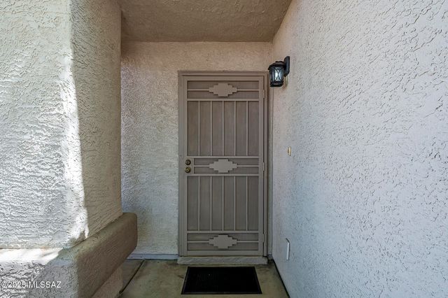 1996 W Cholla Estate Drive, Tucson, AZ 85704