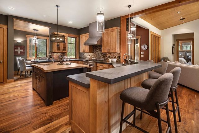 8215 Olana Court, Truckee, CA 96161