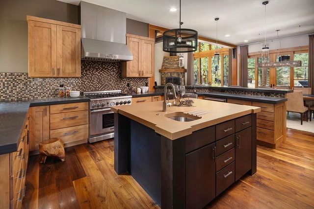 8215 Olana Court, Truckee, CA 96161