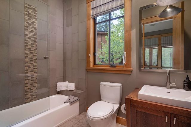 8215 Olana Court, Truckee, CA 96161