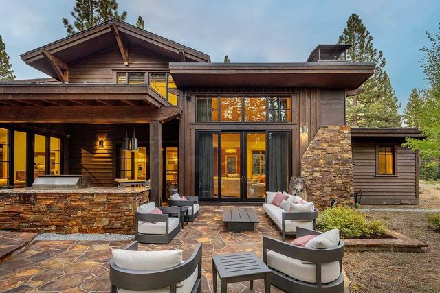 8215 Olana Court, Truckee, CA 96161