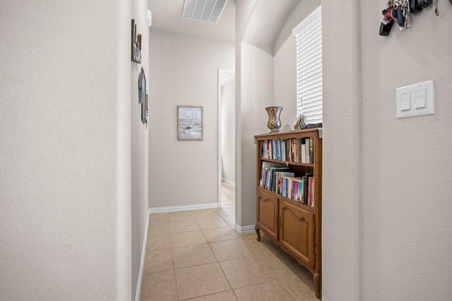 1205 Winding Way DR, Georgetown, TX 78628