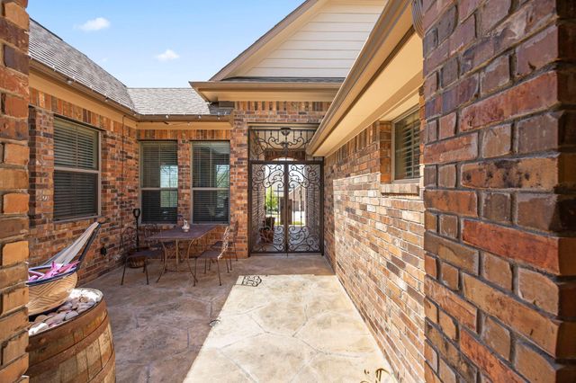 1205 Winding Way DR, Georgetown, TX 78628