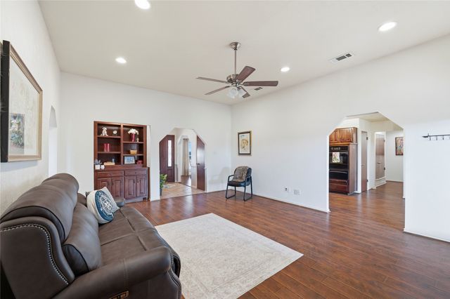 1807 Rhinevalley Drive, Arlington, TX 76012