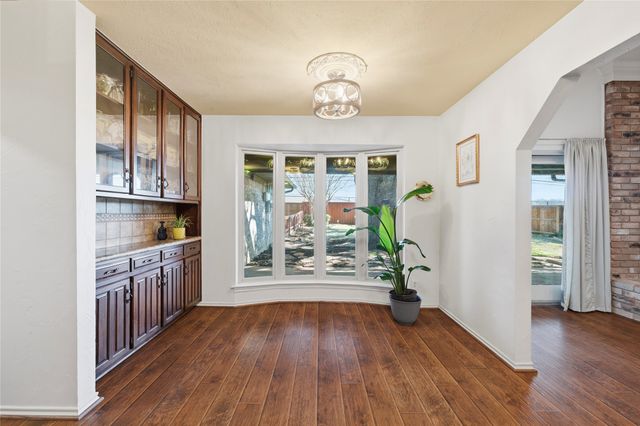 1807 Rhinevalley Drive, Arlington, TX 76012