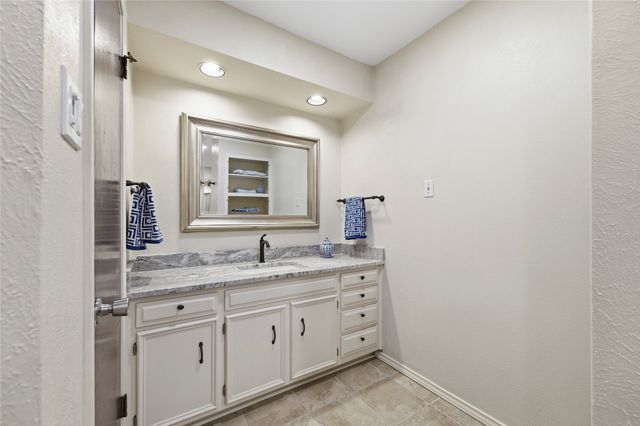 1807 Rhinevalley Drive, Arlington, TX 76012