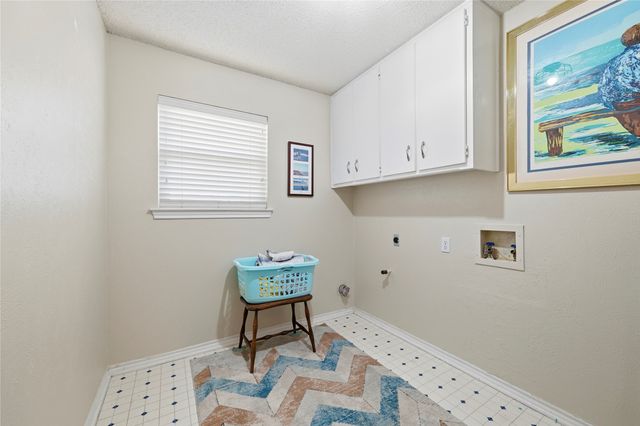 1807 Rhinevalley Drive, Arlington, TX 76012