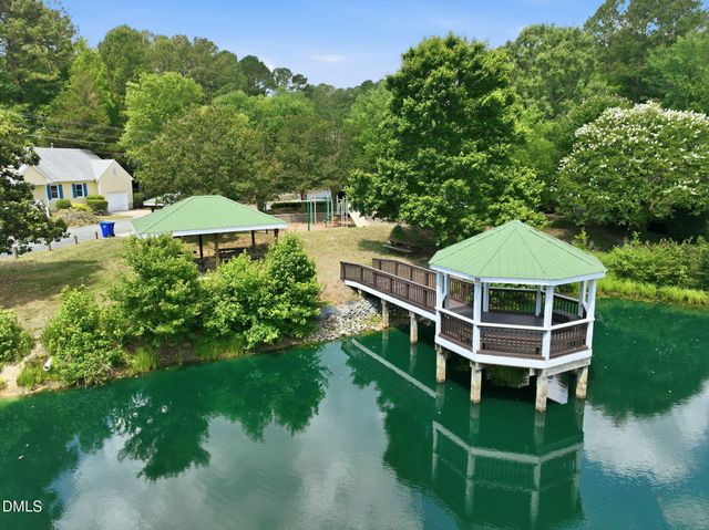 100 Riverbirch Point, Carrboro, NC 27510