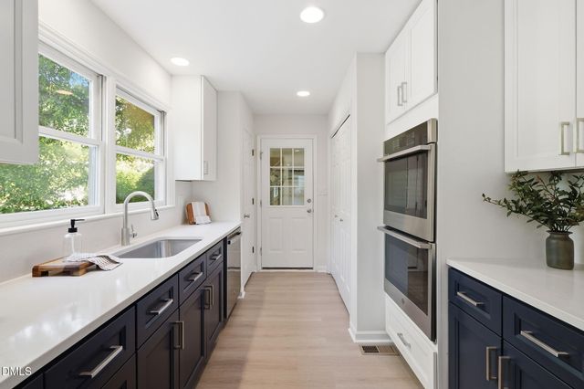 100 Riverbirch Point, Carrboro, NC 27510