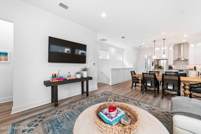 2107 GORDEN Avenue, Jacksonville Beach, FL 32250